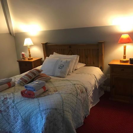 Aurora House Bed And Breakfast อาไธ ภายนอก รูปภาพ