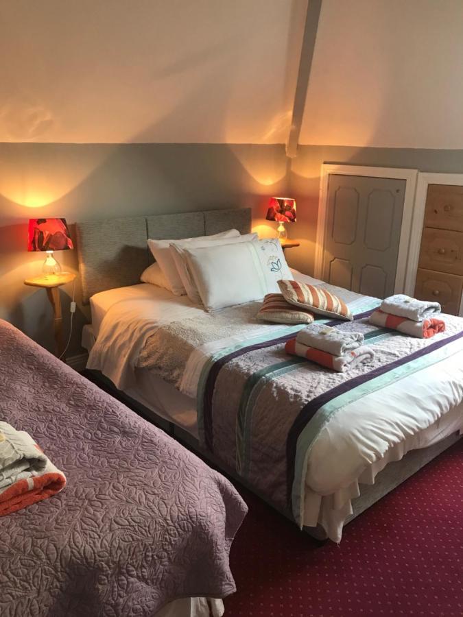 Aurora House Bed And Breakfast อาไธ ภายนอก รูปภาพ