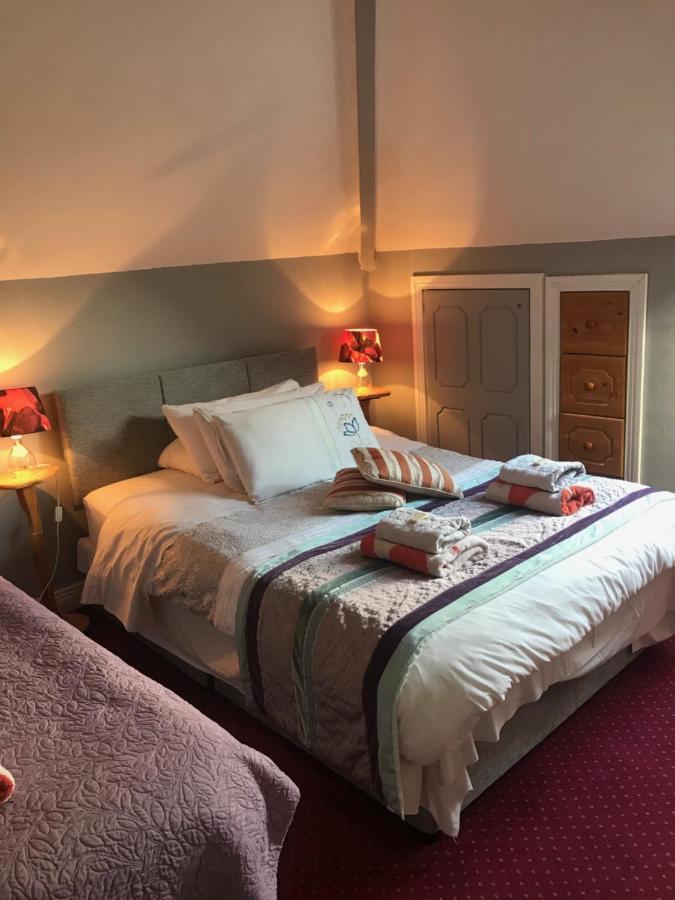 Aurora House Bed And Breakfast อาไธ ภายนอก รูปภาพ